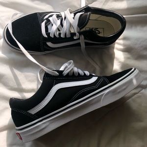 New Black Low top Vans Unisex Old Skool NWOT